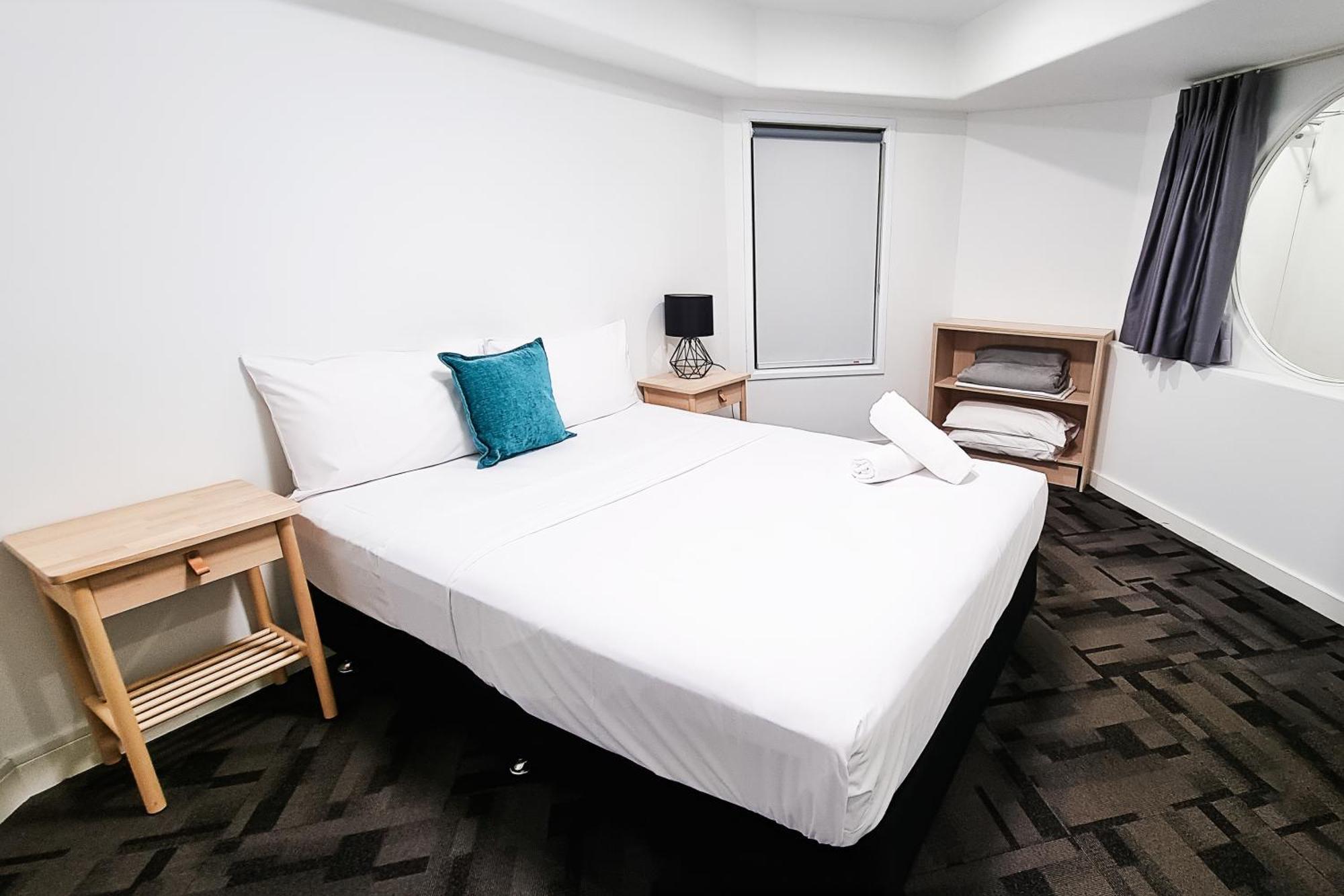 Tiki Hotel Apartments Surfers Paradise Gold Coast Esterno foto