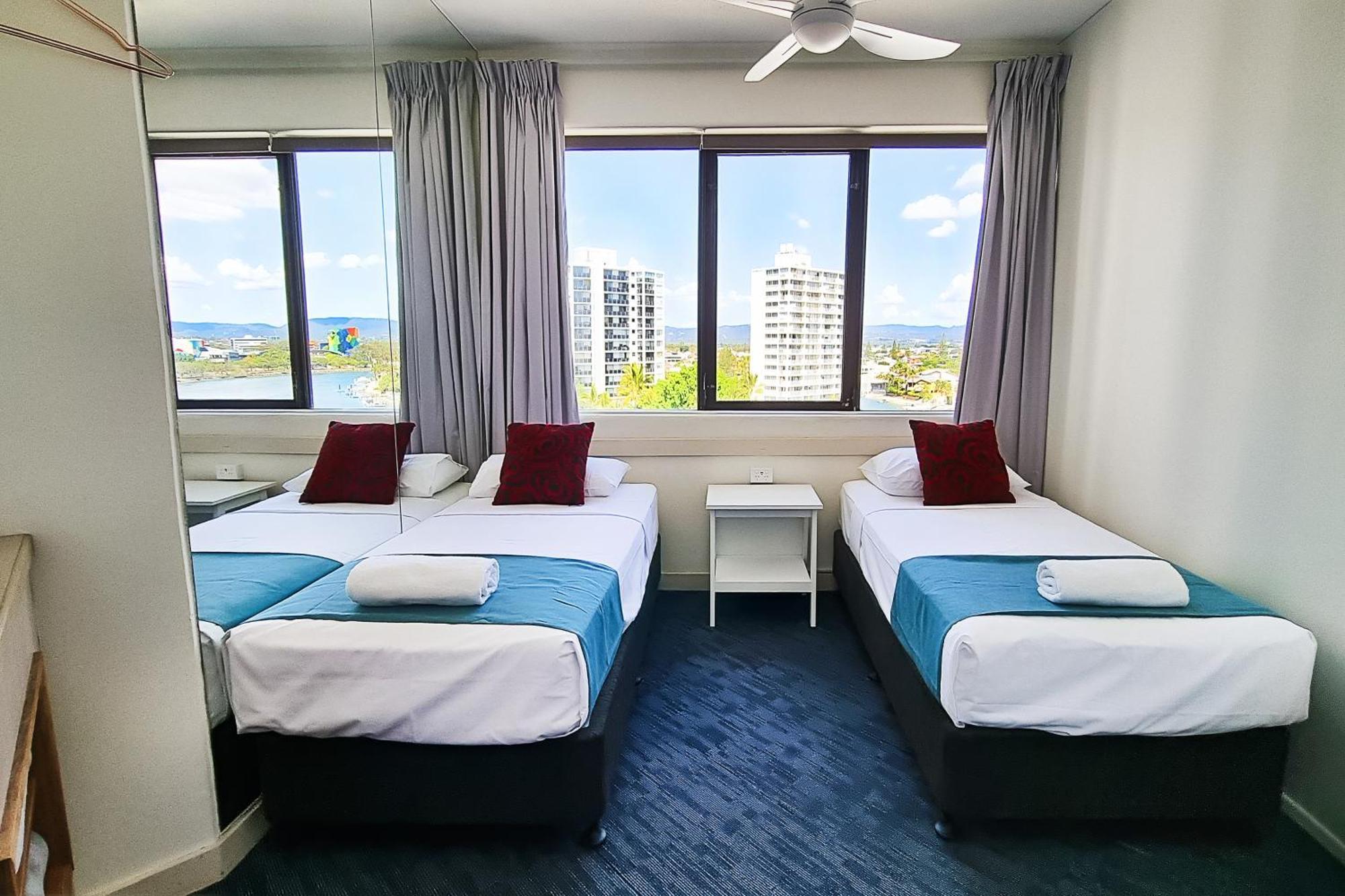 Tiki Hotel Apartments Surfers Paradise Gold Coast Esterno foto
