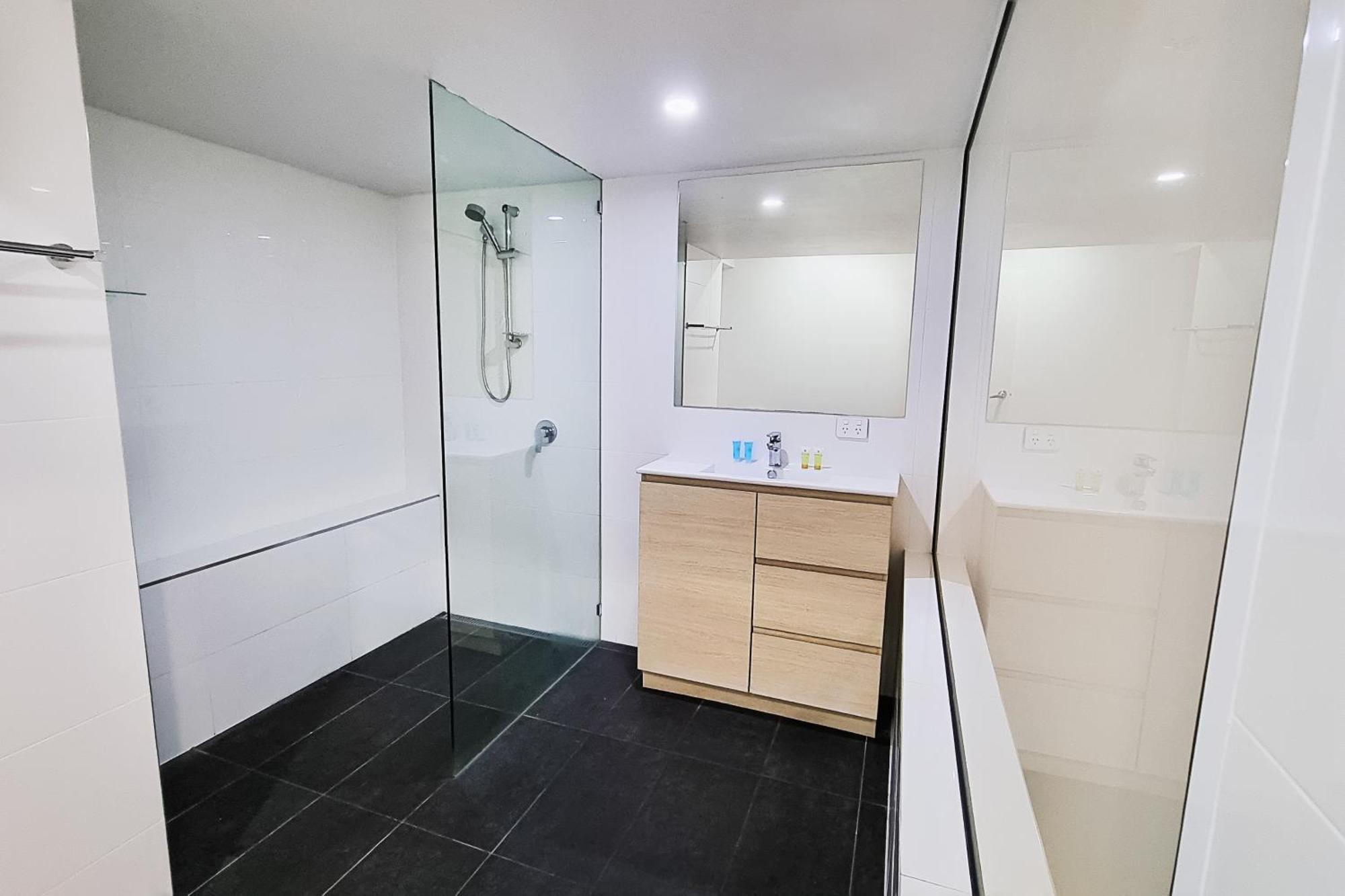 Tiki Hotel Apartments Surfers Paradise Gold Coast Esterno foto