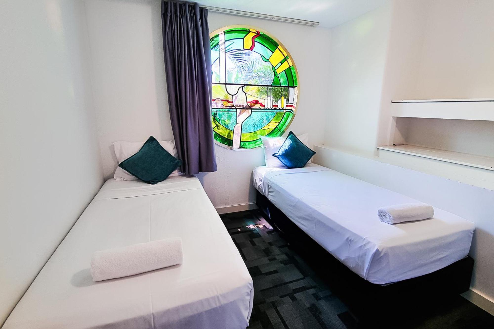 Tiki Hotel Apartments Surfers Paradise Gold Coast Esterno foto