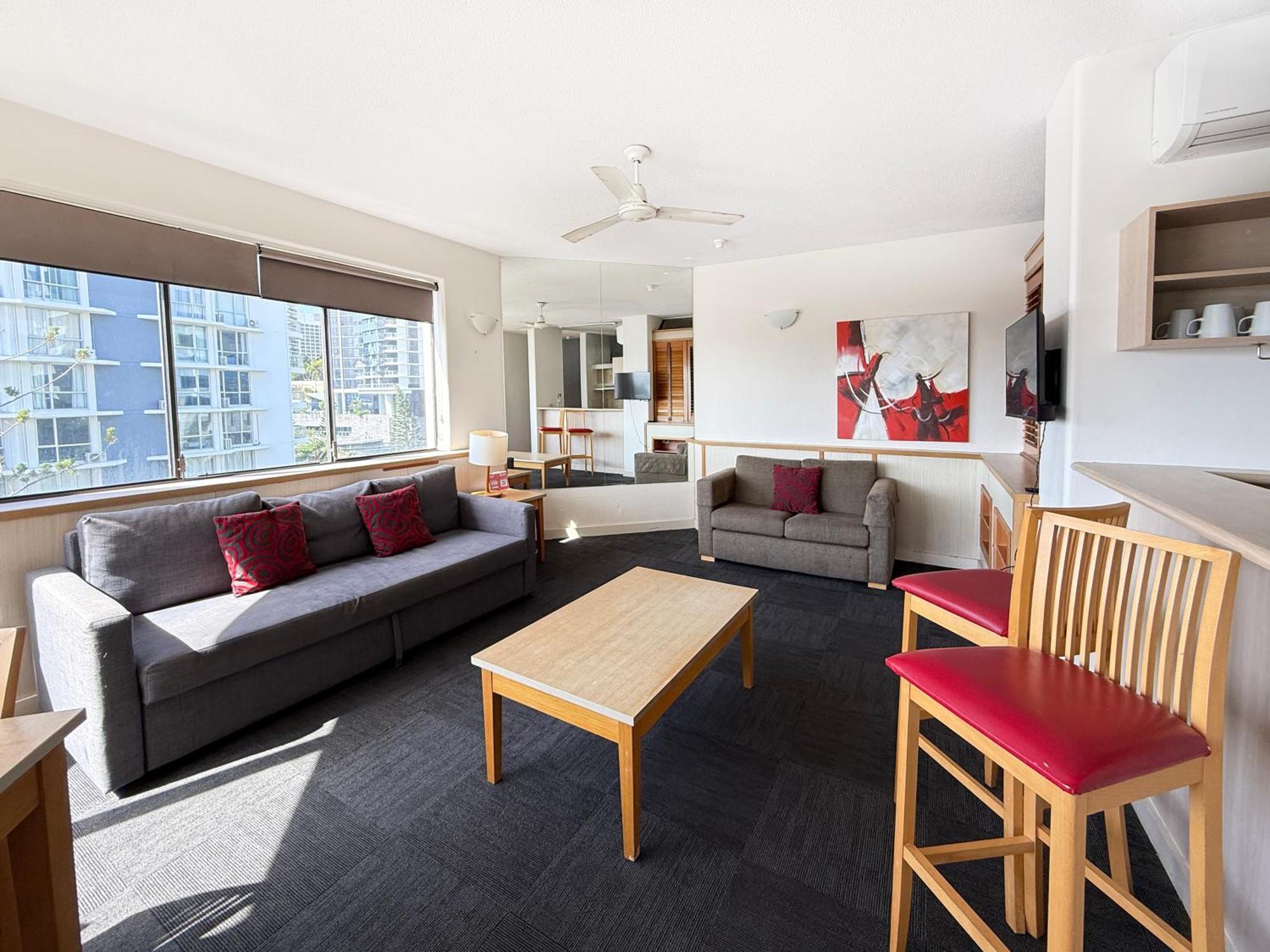 Tiki Hotel Apartments Surfers Paradise Gold Coast Esterno foto