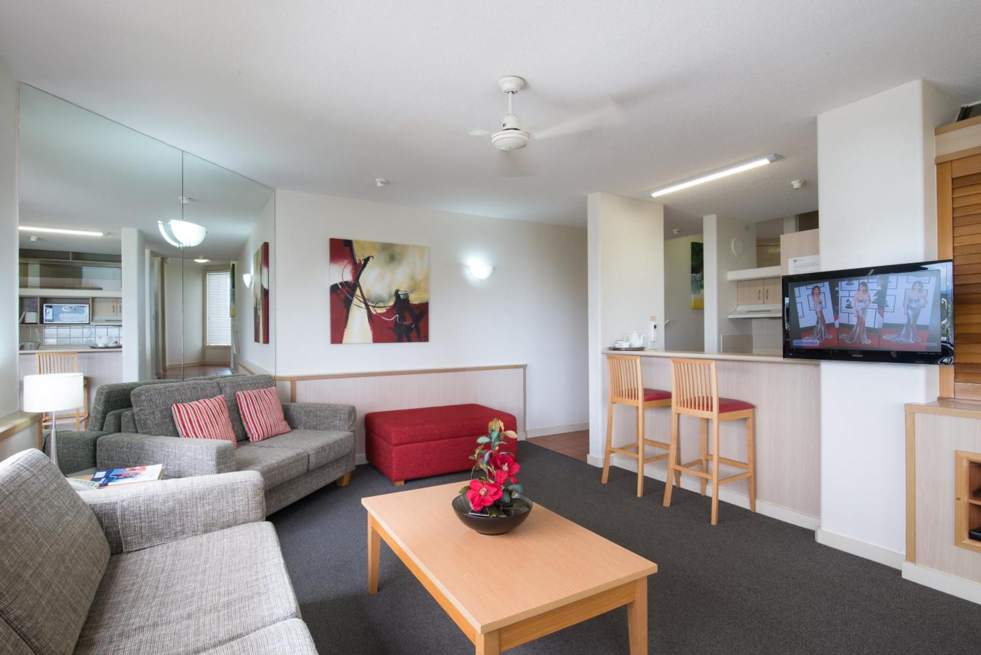 Tiki Hotel Apartments Surfers Paradise Gold Coast Esterno foto