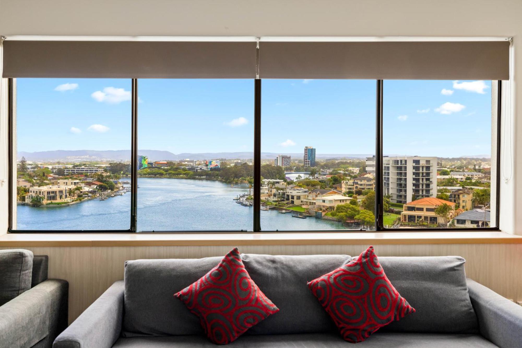 Tiki Hotel Apartments Surfers Paradise Gold Coast Esterno foto