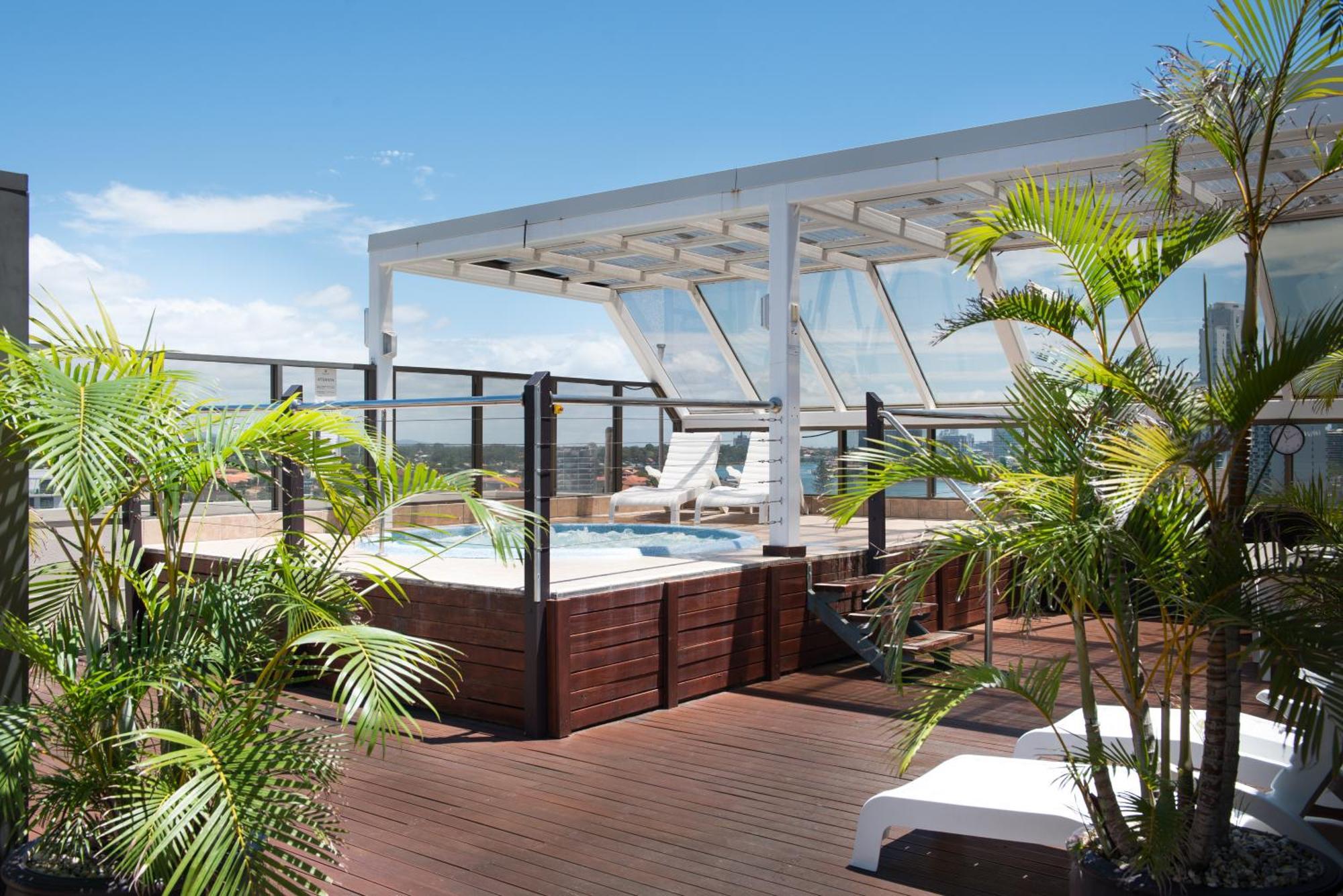 Tiki Hotel Apartments Surfers Paradise Gold Coast Esterno foto