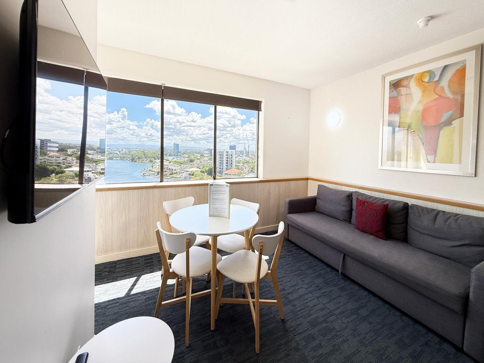 Tiki Hotel Apartments Surfers Paradise Gold Coast Esterno foto