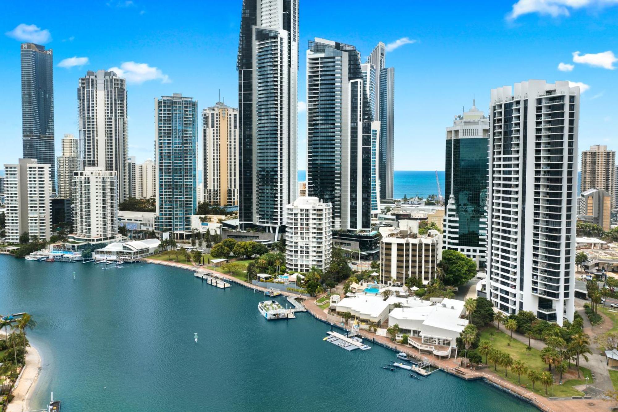 Tiki Hotel Apartments Surfers Paradise Gold Coast Esterno foto